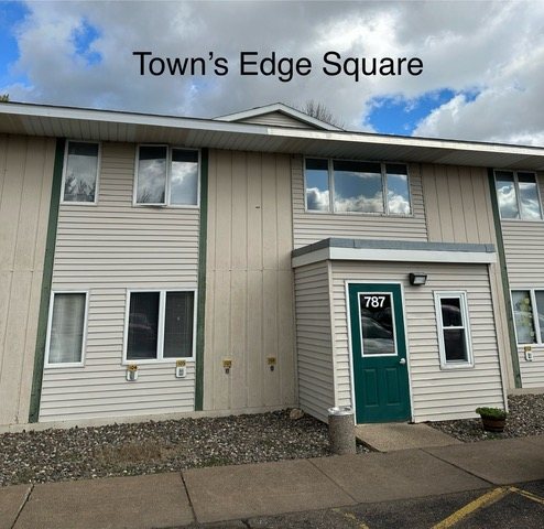 Town's Edge Square apartments